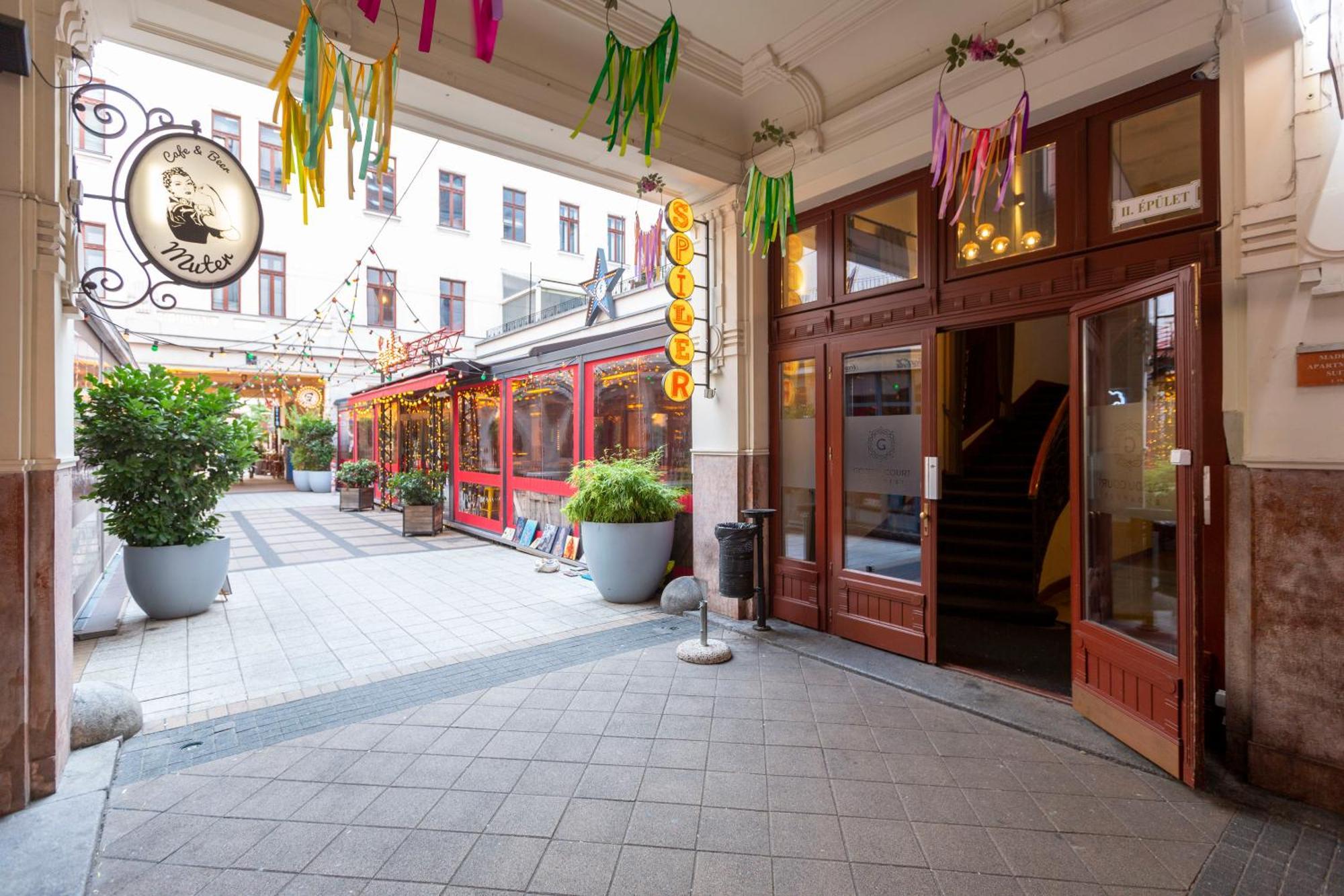 Downtown Cozy Home In The Gozsdu Garden Budapesta Exterior foto